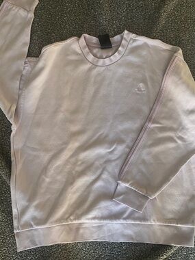 Women’s adidas sweatshirt